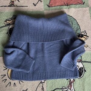 Abercrombie & Fitch Off-the-Shoulder Blue Sweater